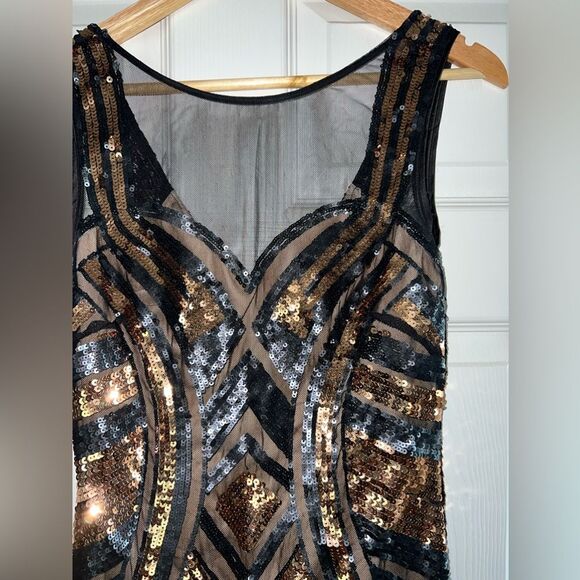 BEBE Black and Gold Sequined & Meshed Festive holiday party Dress Size Small EUC - Picture 6 of 11